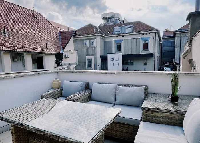Cozy Flat In Center